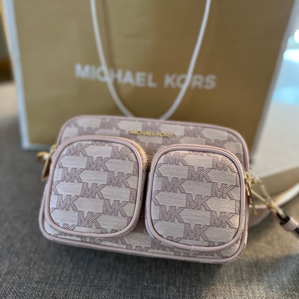 Michale Kors Jet Set purse in powdered blush